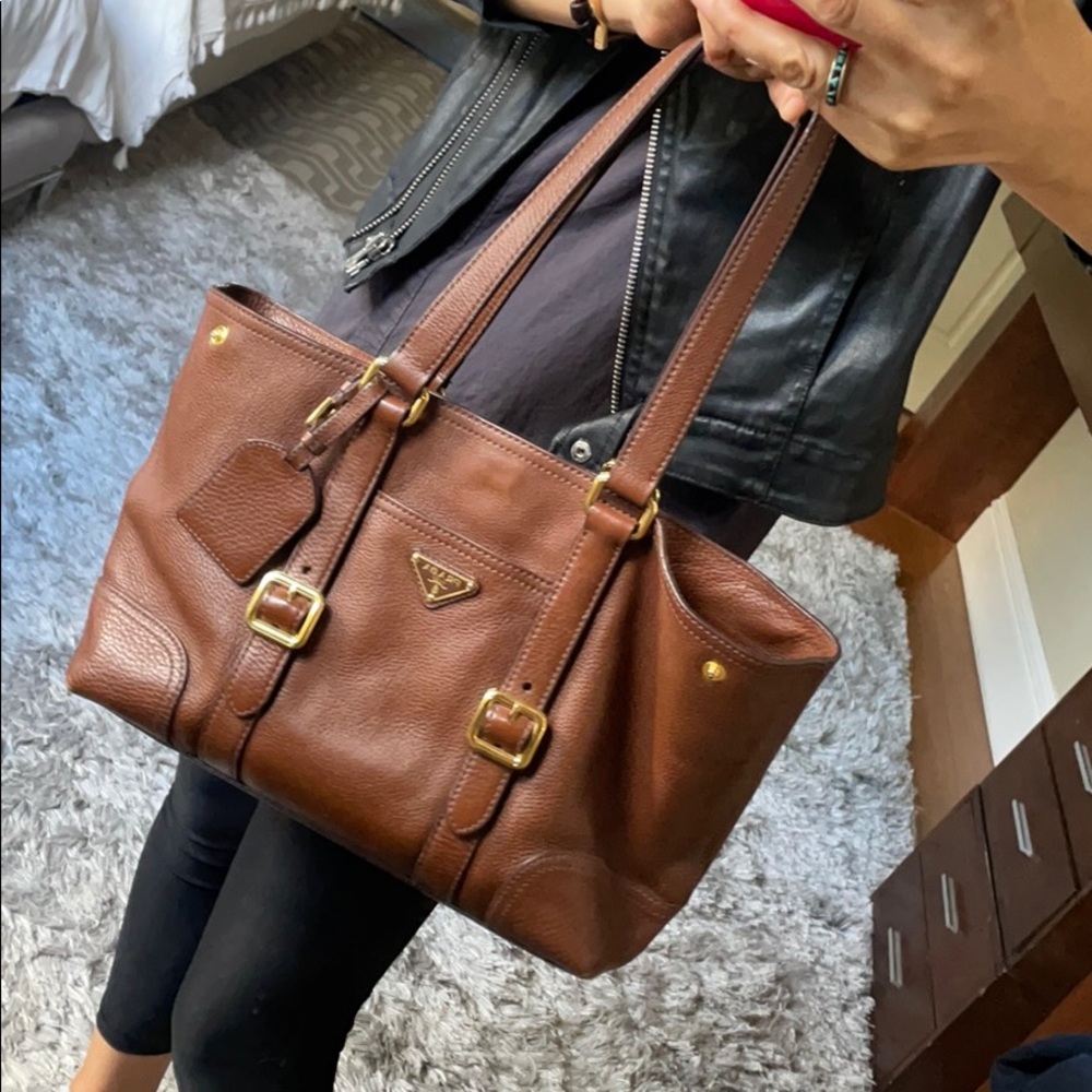 Prada classic brown leather handbag - Picture 2 of 16